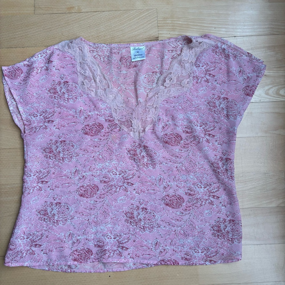 Floral Top With Lace Trim V-Neck Medium